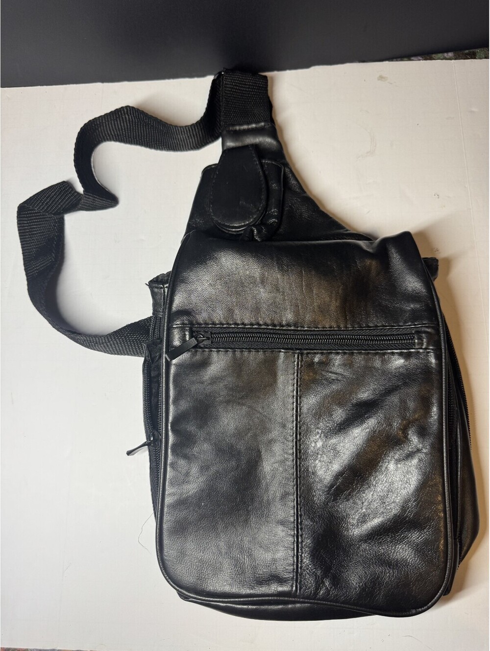 Buxton Genuine Leather Shoulder Bag Sling back Black Crossbody Purse